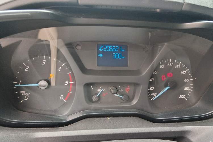Used Ford Transit 2017 2.0T Diesel Multi-Function Commercial Vehicle Mid-Drive Mid-Roof China V Standard Odometer Close Up