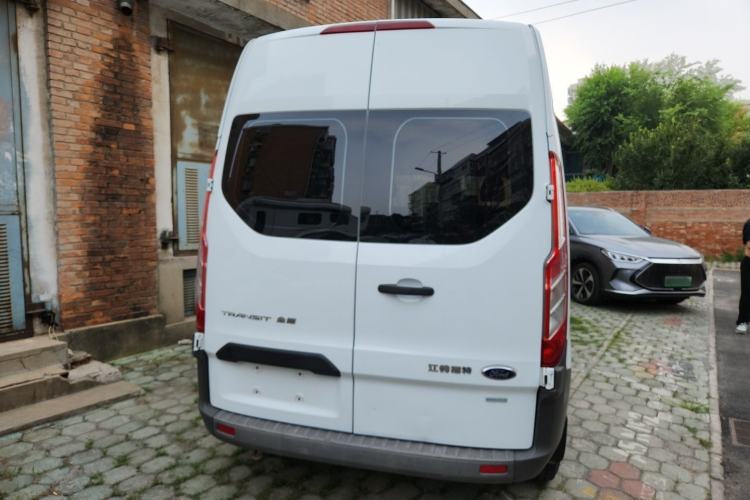 Used Ford Transit 2017 2.0T Gasoline Multi-Purpose Commercial Vehicle Short Wheelbase Mid-Roof China V Standard Rear