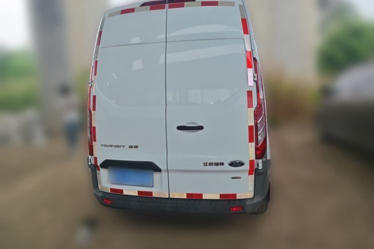 Used Ford Transit 2017 2.0T Diesel Van Mid-Chassis Mid-Roof China IV Standard Rear