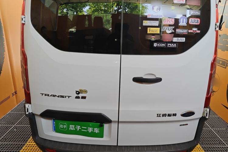 Used Ford Transit 2017 2.0T Diesel Multi-Purpose Commercial Vehicle Short Wheelbase Low Roof China V Standard Rear
