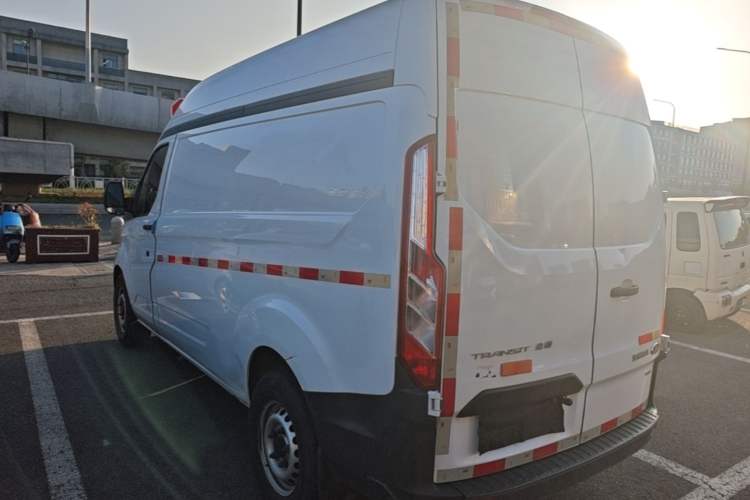 Used Ford Transit 2017 2.0T Diesel Van Mid-Chassis Mid-Roof China V Standard Rear Left 45 Deg