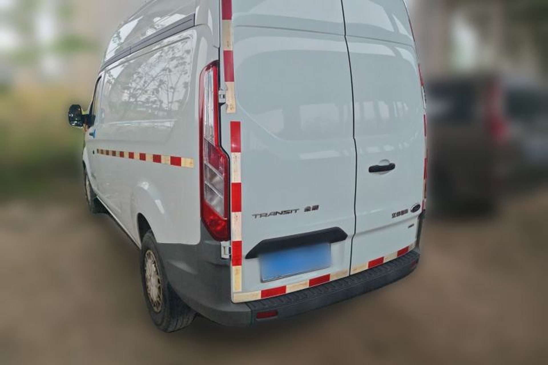 Used Ford Transit 2017 2.0T Diesel Van Mid-Chassis Mid-Roof China IV Standard Rear Left 45 Deg