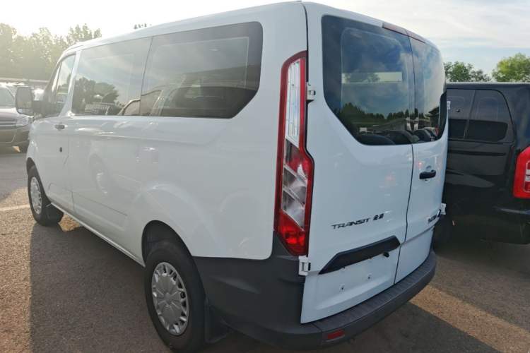 Used Ford Transit 2017 2.0T Diesel Multi-Purpose Commercial Vehicle Short Wheelbase Low Roof China V Standard Rear Left 45 Deg