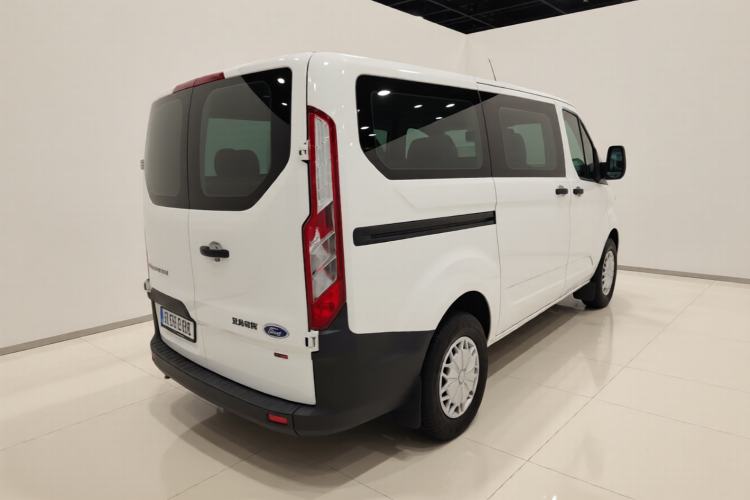 Used Ford Transit 2017 2.0T Diesel Multi-Purpose Commercial Vehicle Short Wheelbase Low Roof China V Standard Rear Right 45 Deg