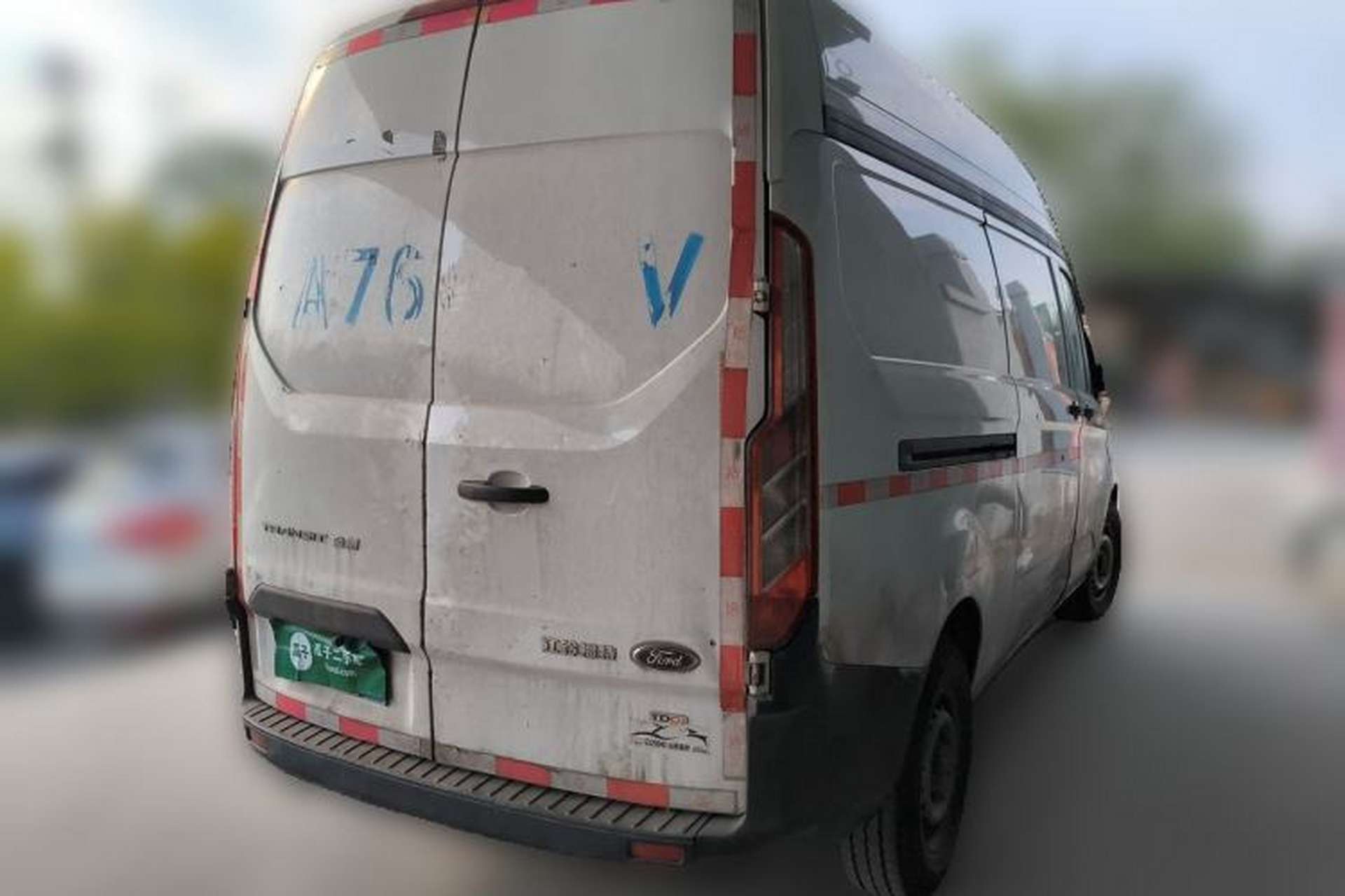 Used Ford Transit 2017 2.0T Diesel Van Mid-Chassis Mid-Roof China V Standard Rear Right 45 Deg