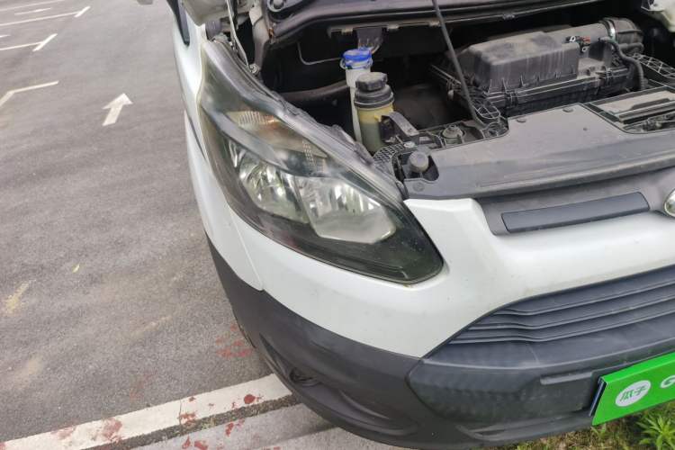 Used Ford Transit 2017 2.0T Diesel Multi-Purpose Commercial Vehicle Mid-Drive Mid-Roof China IV Standard Right Front Headlight