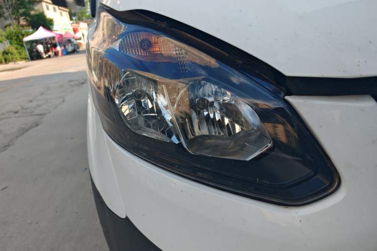 Used Ford Transit 2017 2.0T Gasoline Multi-Purpose Commercial Vehicle Mid-Drive Mid-Roof China V Standard Right Front Headlight