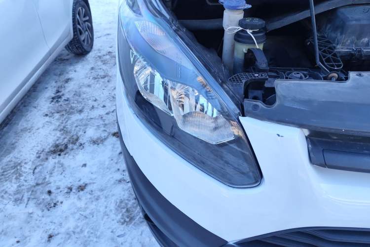 Used Ford Transit 2017 2.0T Diesel Van Short Wheelbase Low Roof China V Standard Right Front Headlight