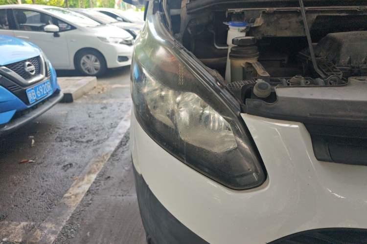 Used Ford Transit 2017 2.0T Diesel Multi-Function Commercial Vehicle Mid-Drive Mid-Roof China V Standard Right Front Headlight