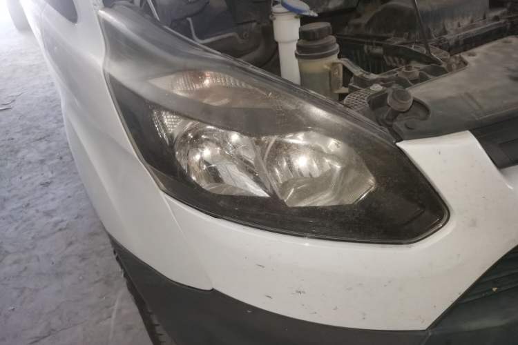 Used Ford Transit 2017 2.0T Diesel Multi-Function Commercial Vehicle Mid-Drive Mid-Roof China V Standard Right Front Headlight