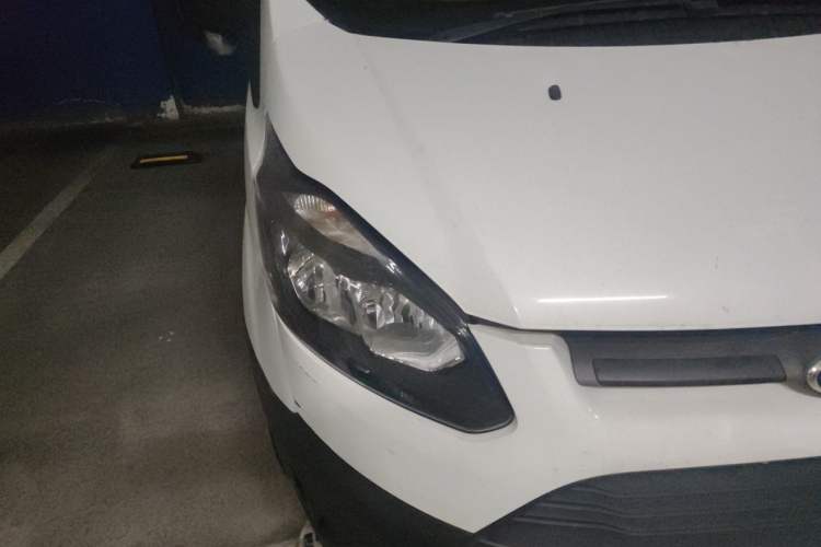 Used Ford Transit 2017 2.0T Diesel Multi-Purpose Commercial Vehicle Short Wheelbase Low Roof China V Standard Right Front Headlight