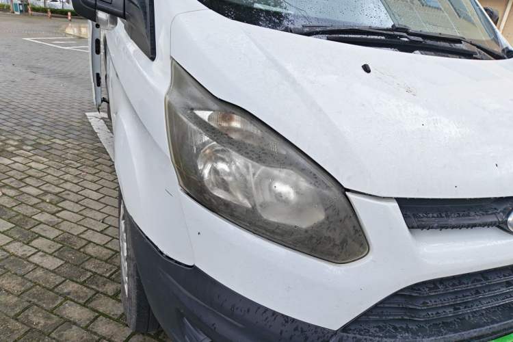Used Ford Transit 2017 2.0T Diesel Multi-Purpose Commercial Vehicle Mid-Drive Mid-Roof China IV Standard Right Front Headlight