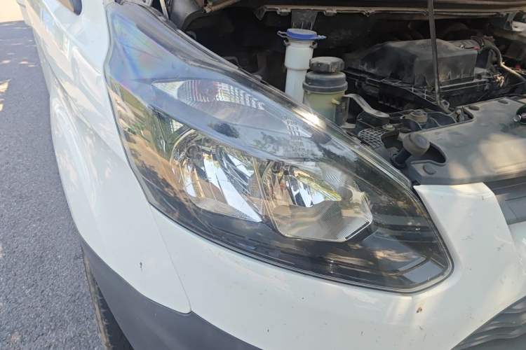 Used Ford Transit 2017 2.0T Diesel Multi-Function Commercial Vehicle Mid-Drive Mid-Roof China V Standard Right Front Headlight