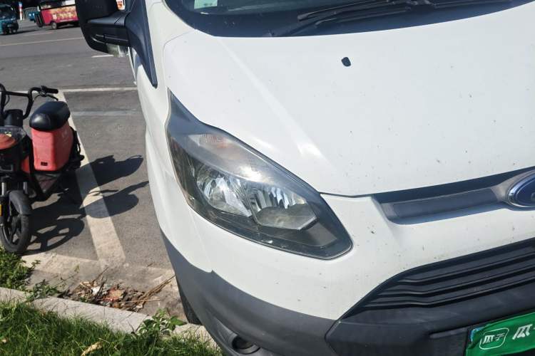 Used Ford Transit 2017 2.0T Diesel Multi-Function Commercial Vehicle Mid-Drive Mid-Roof China V Standard Right Front Headlight
