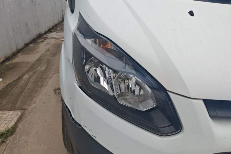 Used Ford Transit 2017 2.0T Diesel Multi-Function Commercial Vehicle Mid-Drive Mid-Roof China V Standard Right Front Headlight