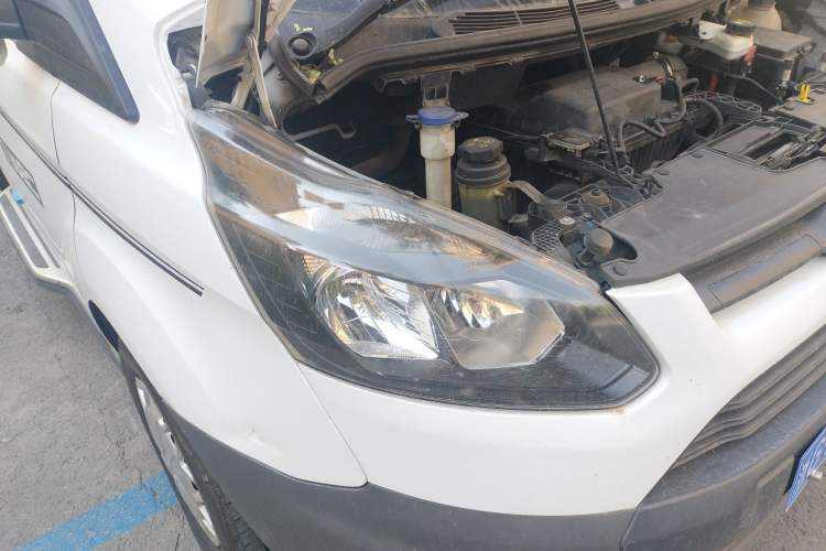 Used Ford Transit 2017 2.0T Diesel Multi-Purpose Commercial Vehicle Short Wheelbase Low Roof China V Standard Right Front Headlight