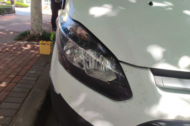 Used Ford Transit 2017 2.0T Diesel Multi-Function Commercial Vehicle Mid-Drive Mid-Roof China V Standard Right Front Headlight