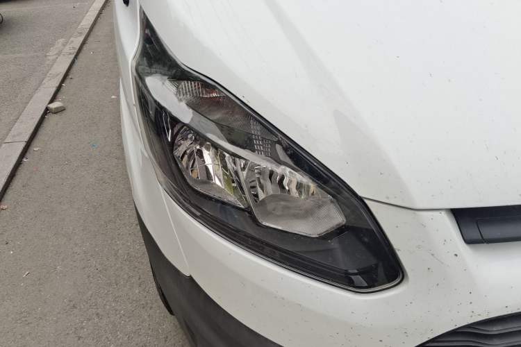 Used Ford Transit 2017 2.0T Diesel Multi-Function Commercial Vehicle Mid-Drive Mid-Roof China V Standard Right Front Headlight