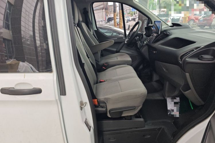 Used Ford Transit 2017 2.0T Diesel Multi-Purpose Commercial Vehicle Short Wheelbase Low Roof China V Standard Right Front Seat