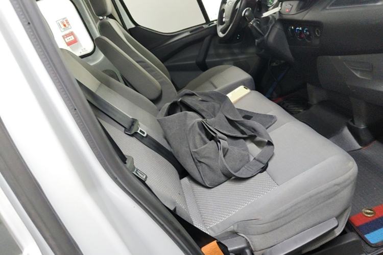 Used Ford Transit 2017 2.0T Diesel Multi-Function Commercial Vehicle Short Wheelbase Mid-Roof China V Standard Right Front Seat