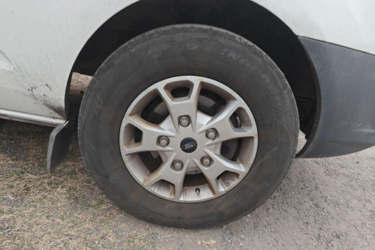 Used Ford Transit 2017 2.0T Diesel Multi-Purpose Commercial Vehicle Short Wheelbase Low Roof China V Standard Right Front Wheel Hub