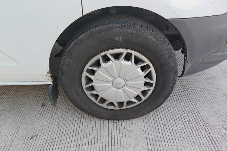 Used Ford Transit 2017 2.0T Gasoline Automatic Multi-Function Commercial Vehicle Mid-Drive Mid-Roof China V-standard Right Front Wheel Hub