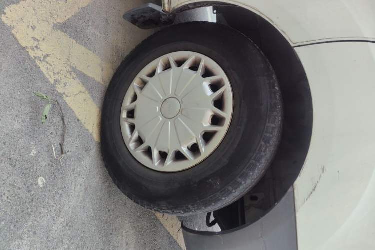Used Ford Transit 2017 2.0T Diesel Multi-Purpose Commercial Vehicle Short Wheelbase Low Roof China V Standard Right Front Wheel Hub