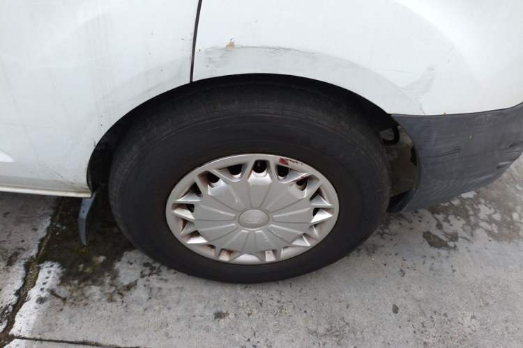 Used Ford Transit  Right Front Wheel Hub