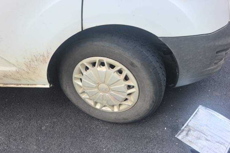 Used Ford Transit 2017 2.0T Diesel Multi-Function Commercial Vehicle Mid-Drive Mid-Roof China V Standard Right Front Wheel Hub