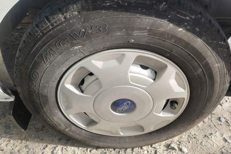 Used Ford Transit 2017 2.0T Diesel Multi-Function Commercial Vehicle Mid-Drive Mid-Roof China V Standard Right Front Wheel Hub