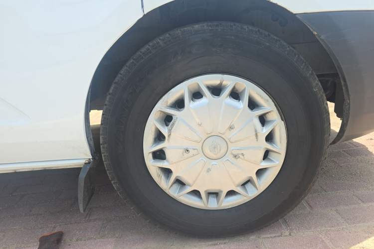 Used Ford Transit 2017 2.0T Diesel Multi-Function Commercial Vehicle Mid-Drive Mid-Roof China V Standard Right Front Wheel Hub