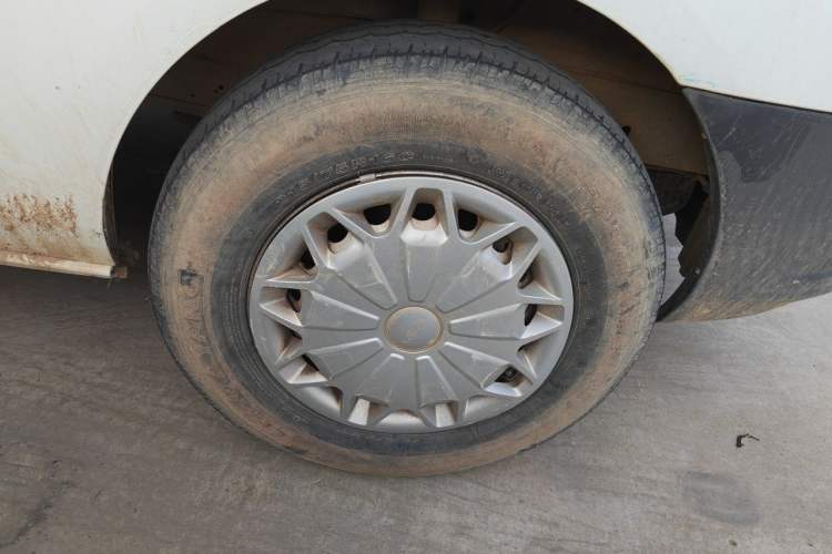 Used Ford Transit 2017 2.0T Diesel Multi-Purpose Commercial Vehicle Short Wheelbase Low Roof China V Standard Right Front Wheel Hub