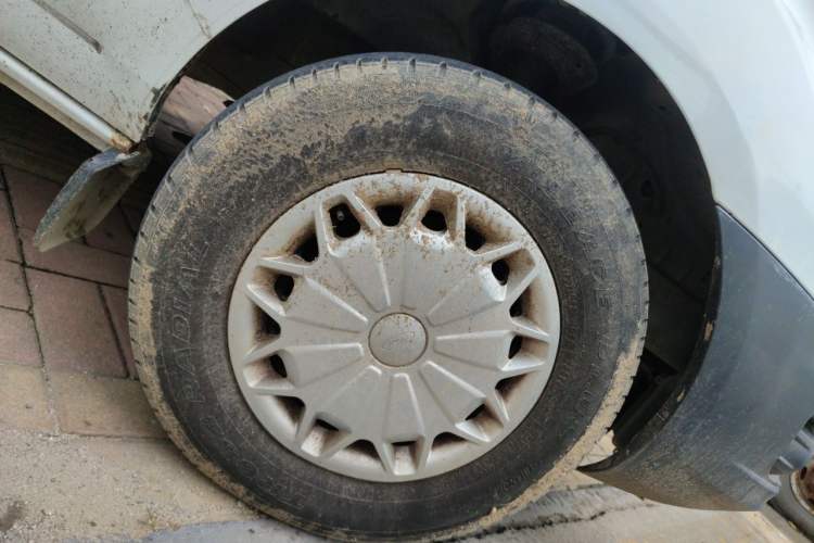 Used Ford Transit  Right Front Wheel Hub