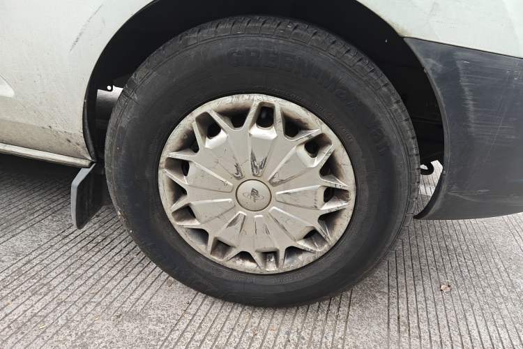 Used Ford Transit 2017 2.0T Diesel Multi-Function Commercial Vehicle Mid-Drive Mid-Roof China V Standard Right Front Wheel Hub