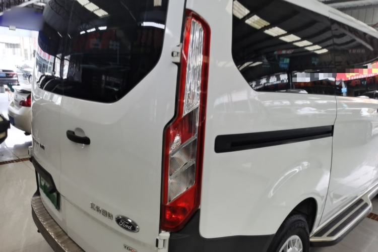Used Ford Transit 2017 2.0T Diesel Multi-Purpose Commercial Vehicle Short Wheelbase Low Roof China V Standard Right Rear Taillight
