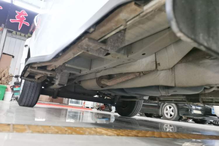 Used Ford Transit 2017 2.0T Diesel Multi-Purpose Commercial Vehicle Short Wheelbase Low Roof China V Standard Right Side Sill