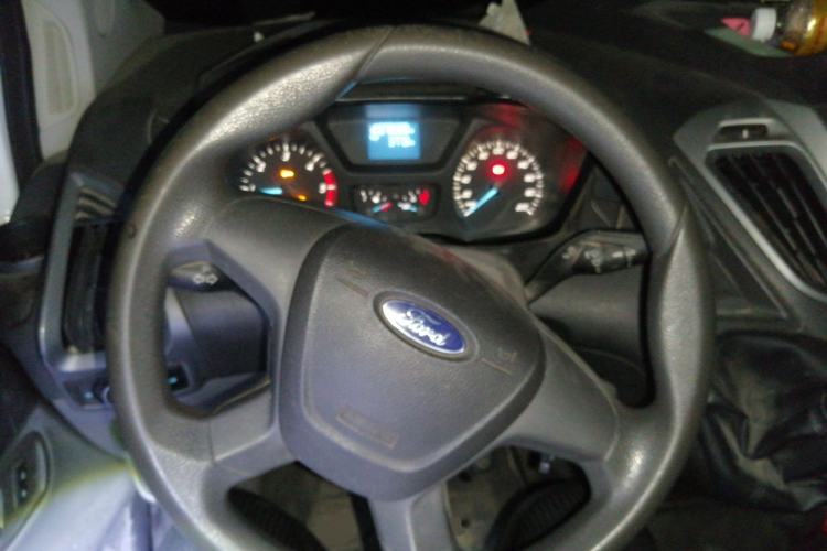 Used Ford Transit 2017 2.0T Diesel Multi-Purpose Commercial Vehicle Short Wheelbase Low Roof China V Standard Steering Wheel