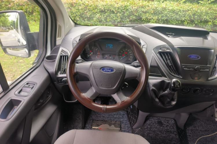 Used Ford Transit 2017 2.0T Diesel Multi-Purpose Commercial Vehicle Mid-Drive Mid-Roof China IV Standard Steering Wheel