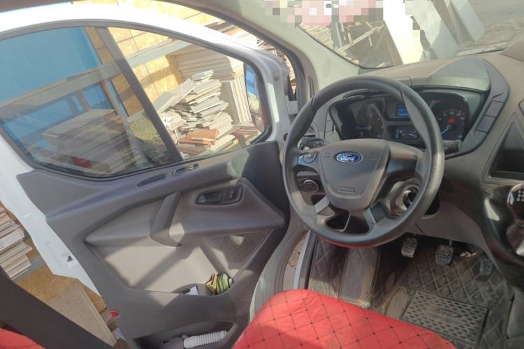 Used Ford Transit 2017 2.0T Diesel Van Short Wheelbase Low Roof China IV Standard Steering Wheel