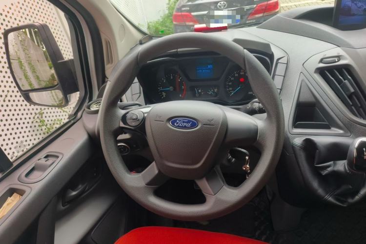Used Ford Transit 2017 2.0T Diesel Van Short Wheelbase Low Roof China IV Standard Steering Wheel