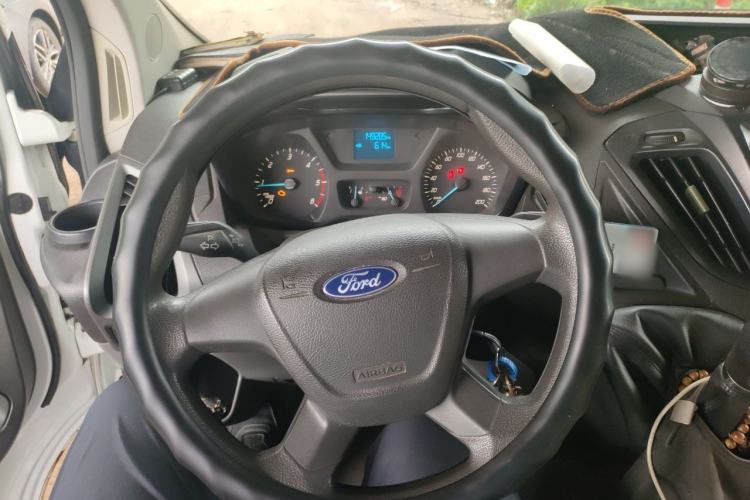 Used Ford Transit 2017 2.0T Diesel Multi-Purpose Commercial Vehicle Short Wheelbase Low Roof China V Standard Steering Wheel