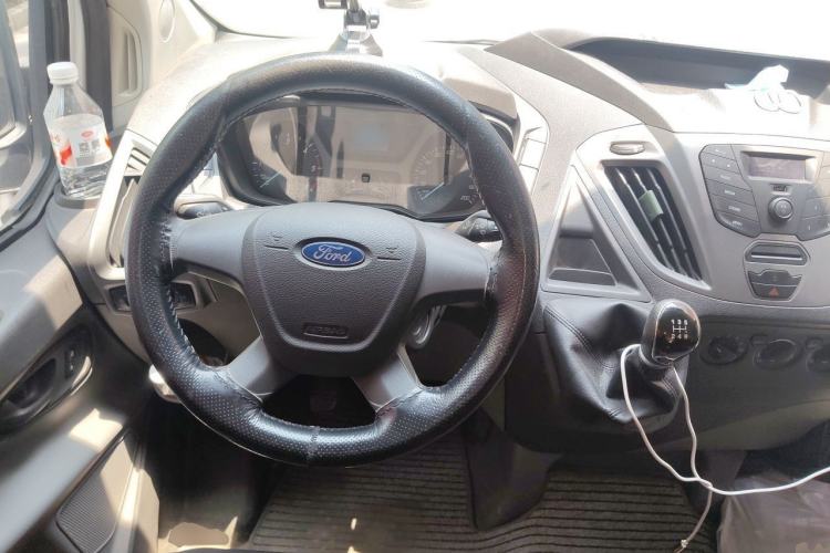 Used Ford Transit 2017 2.0T Diesel Multi-Purpose Commercial Vehicle Short Wheelbase Low Roof China V Standard Steering Wheel