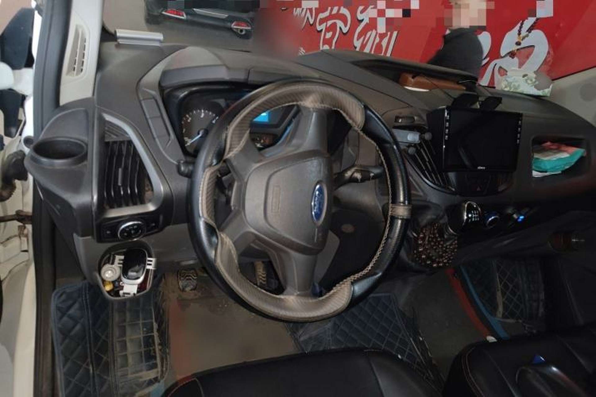 Used Ford Transit 2017 2.0T Diesel Multi-Purpose Commercial Vehicle Short Wheelbase Low Roof China V Standard Steering Wheel