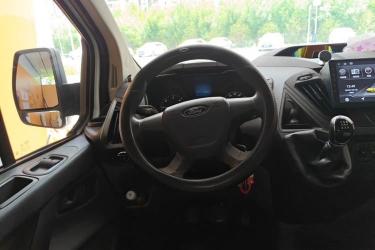 Used Ford Transit 2017 2.0T Diesel Multi-Purpose Commercial Vehicle Short Wheelbase Low Roof China V Standard Steering Wheel