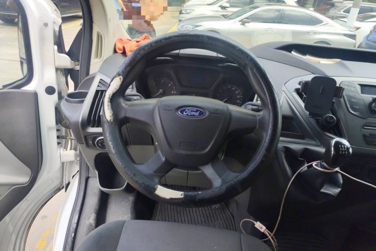 Used Ford Transit 2017 2.0T Diesel Multi-Purpose Commercial Vehicle Short Wheelbase Low Roof China V Standard Steering Wheel