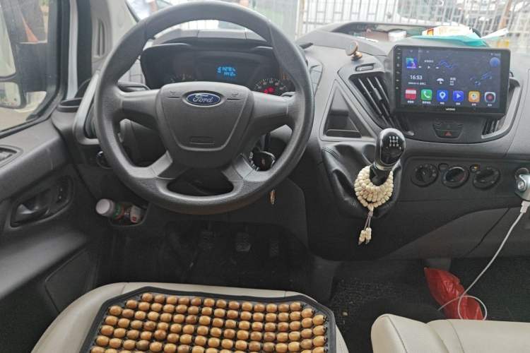 Used Ford Transit 2017 2.0T Diesel Multi-Purpose Commercial Vehicle Short Wheelbase Low Roof China V Standard Steering Wheel