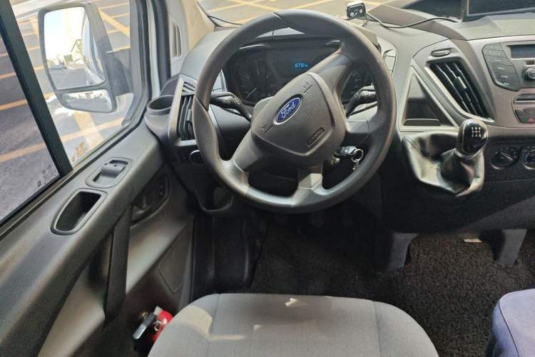 Used Ford Transit 2017 2.0T Diesel Multi-Function Commercial Vehicle Mid-Drive Mid-Roof China V Standard Steering Wheel