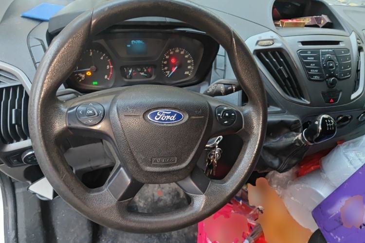 Used Ford Transit 2017 2.0T Diesel Multi-Purpose Commercial Vehicle Short Wheelbase Low Roof China IV Standard Steering Wheel