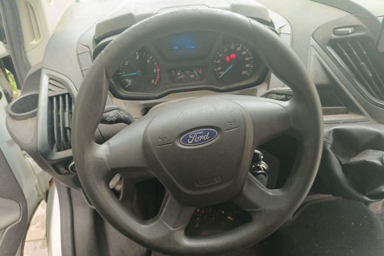 Used Ford Transit 2017 2.0T Diesel Van Mid-Chassis Mid-Roof China V Standard Steering Wheel