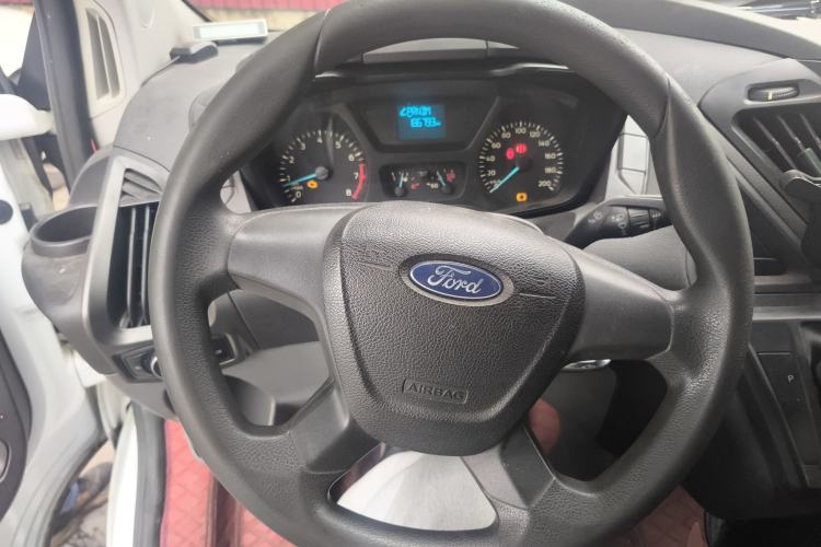 Used Ford Transit 2017 2.0T Gasoline Automatic Multi-Function Commercial Vehicle Short Wheelbase Low Roof China V Standard Steering Wheel